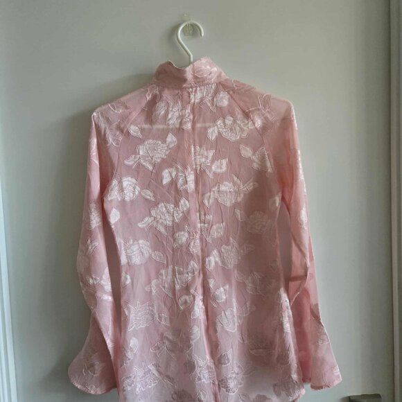 Beautiful semi-sheer Mandarin style blouse - Picture 4 of 6